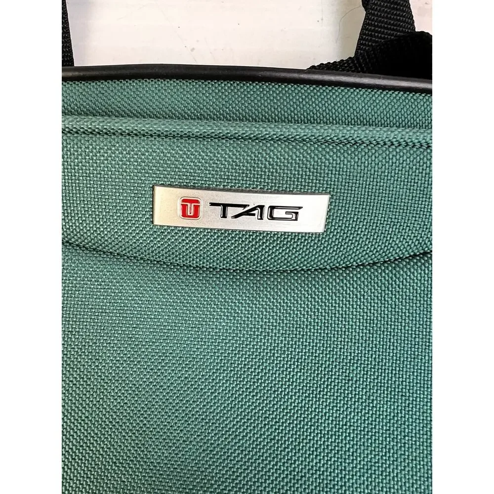 Tag travel laptop